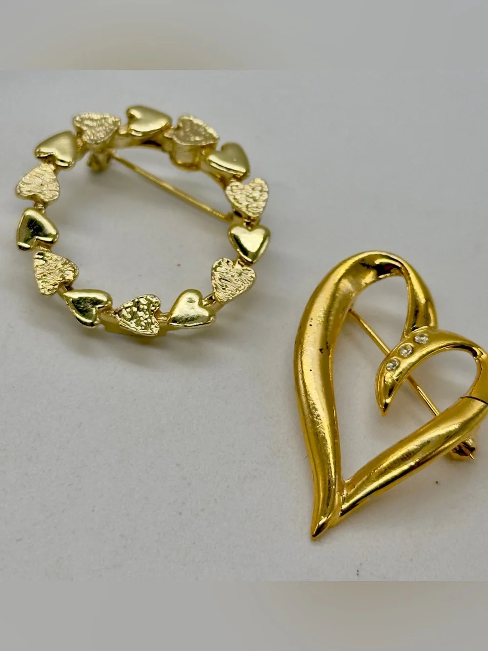 Vintage Gold Tone Heart Valentines Brooch Pin Set Gerrys Circle Open Rhinestone